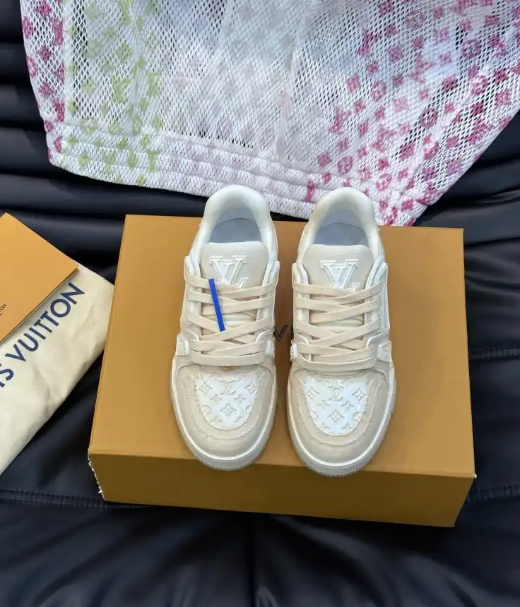 hype Louis Vuitton Sneakers