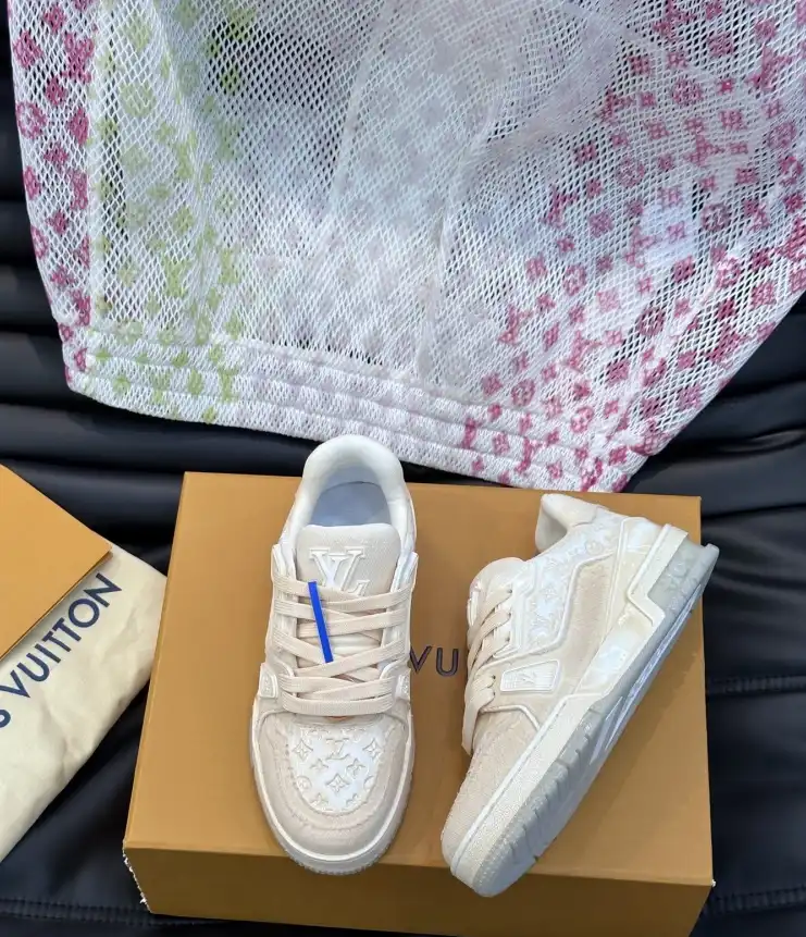 hype Louis Vuitton Sneakers