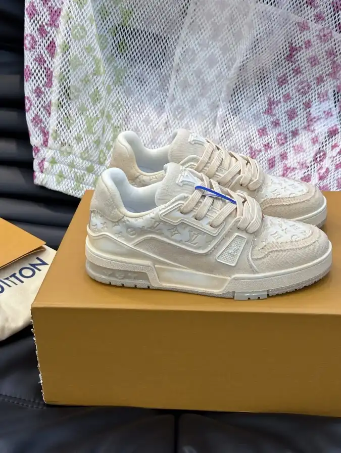 hype Louis Vuitton Sneakers