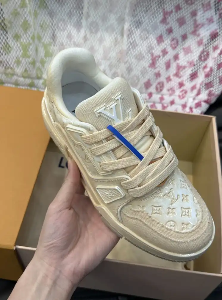 hype Louis Vuitton Sneakers