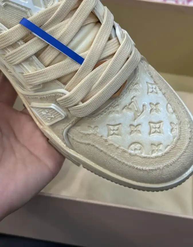 hype Louis Vuitton Sneakers