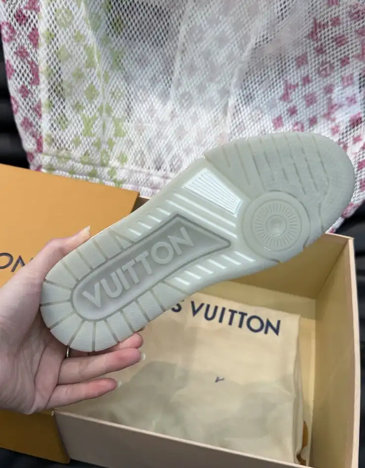 hype Louis Vuitton Sneakers