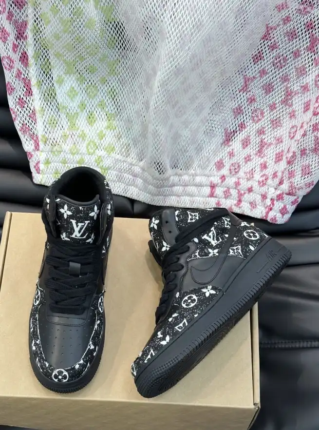 hype Louis Vuitton Sneakers