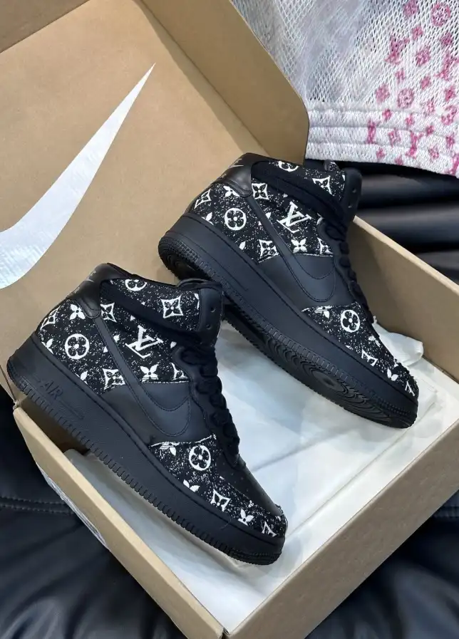 hype Louis Vuitton Sneakers