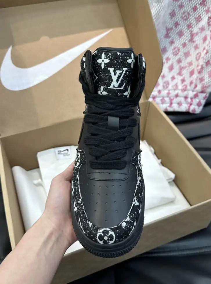 hype Louis Vuitton Sneakers