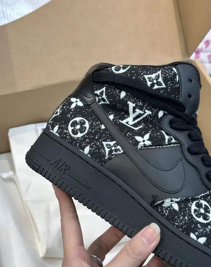 hype Louis Vuitton Sneakers