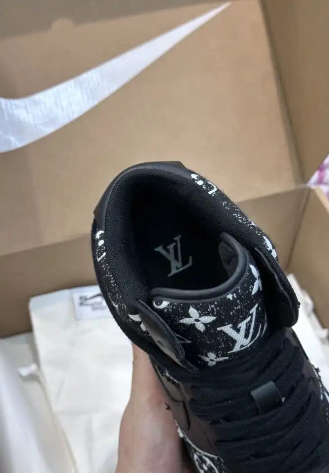 hype Louis Vuitton Sneakers