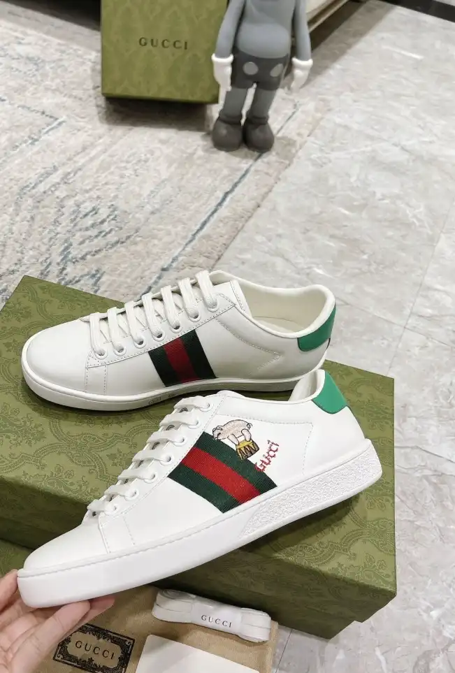 hype Gucci Sneakers