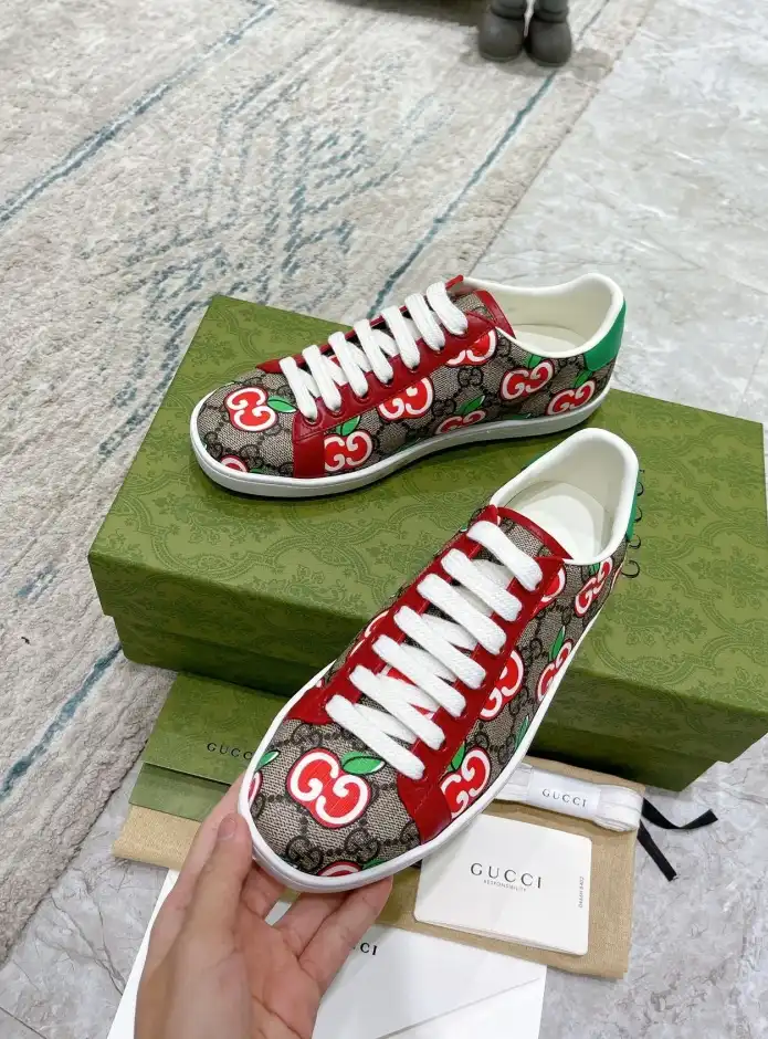 hype Gucci Sneakers