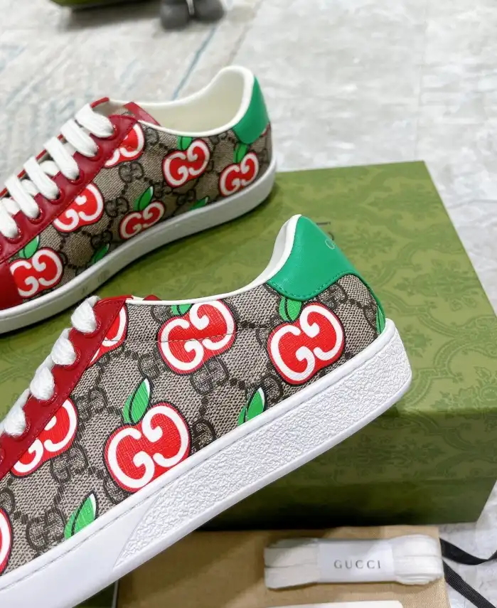 hype Gucci Sneakers