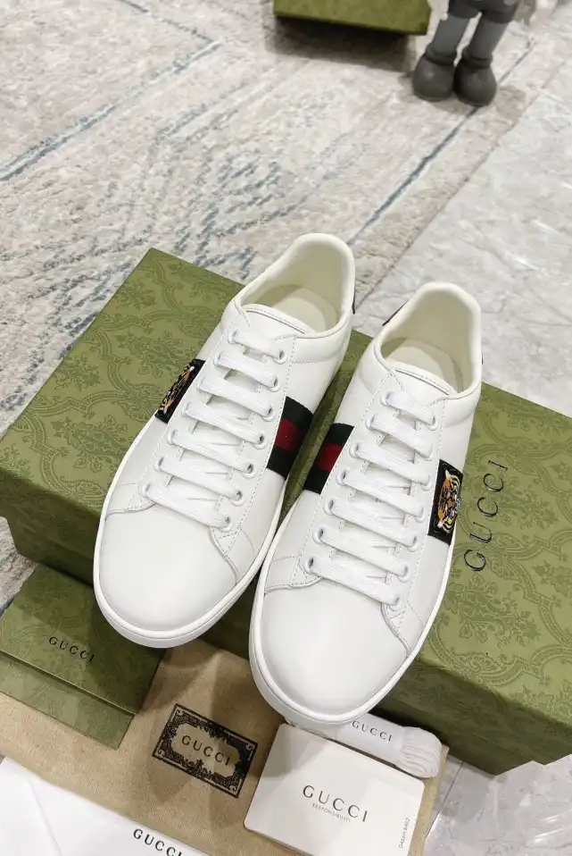 hype Gucci Sneakers