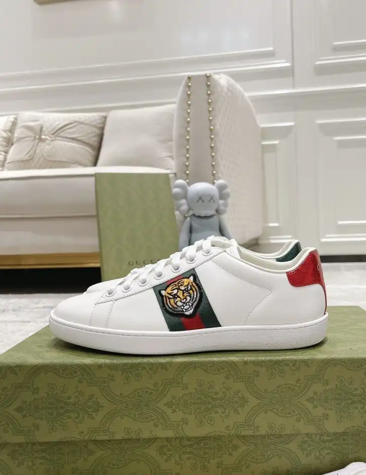 hype Gucci Sneakers