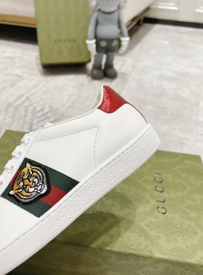 hype Gucci Sneakers