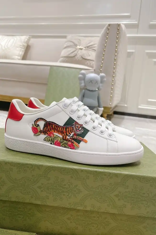 hype Gucci Sneakers