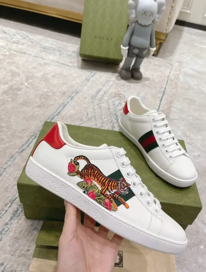 hype Gucci Sneakers