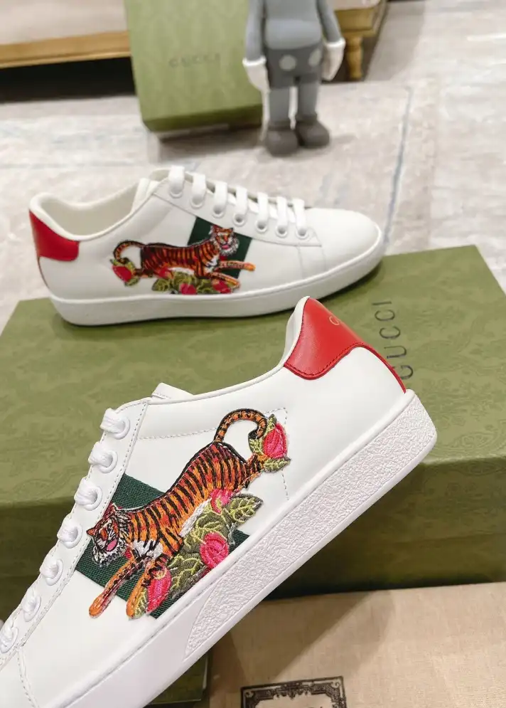 hype Gucci Sneakers