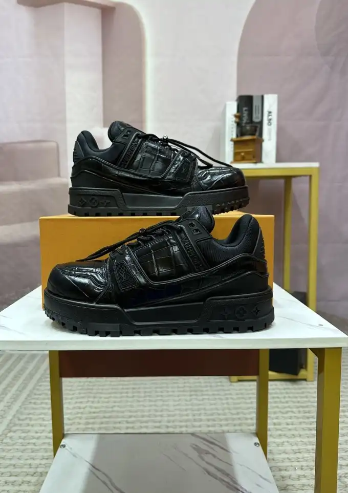 hype Louis Vuitton Sneakers