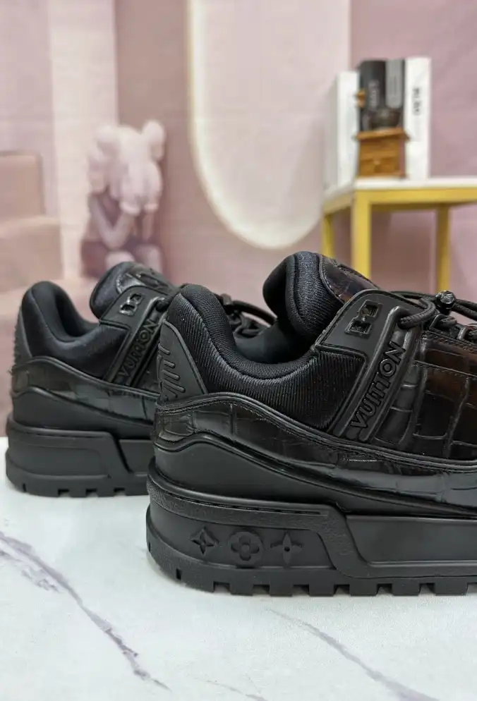 hype Louis Vuitton Sneakers