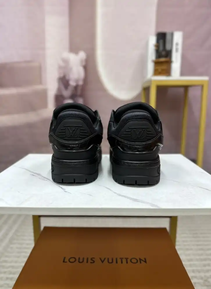 hype Louis Vuitton Sneakers