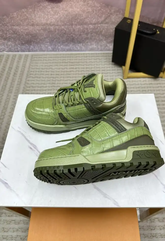 hype Louis Vuitton Sneakers