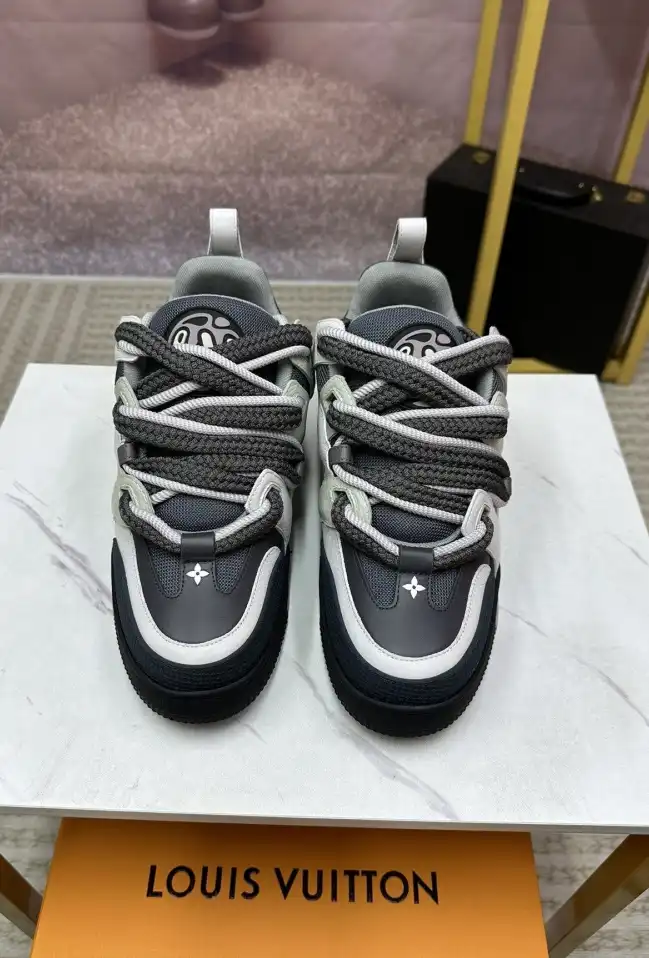 hype Louis Vuitton Sneakers