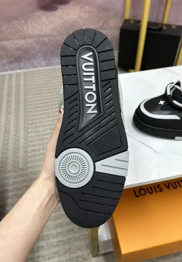 hype Louis Vuitton Sneakers