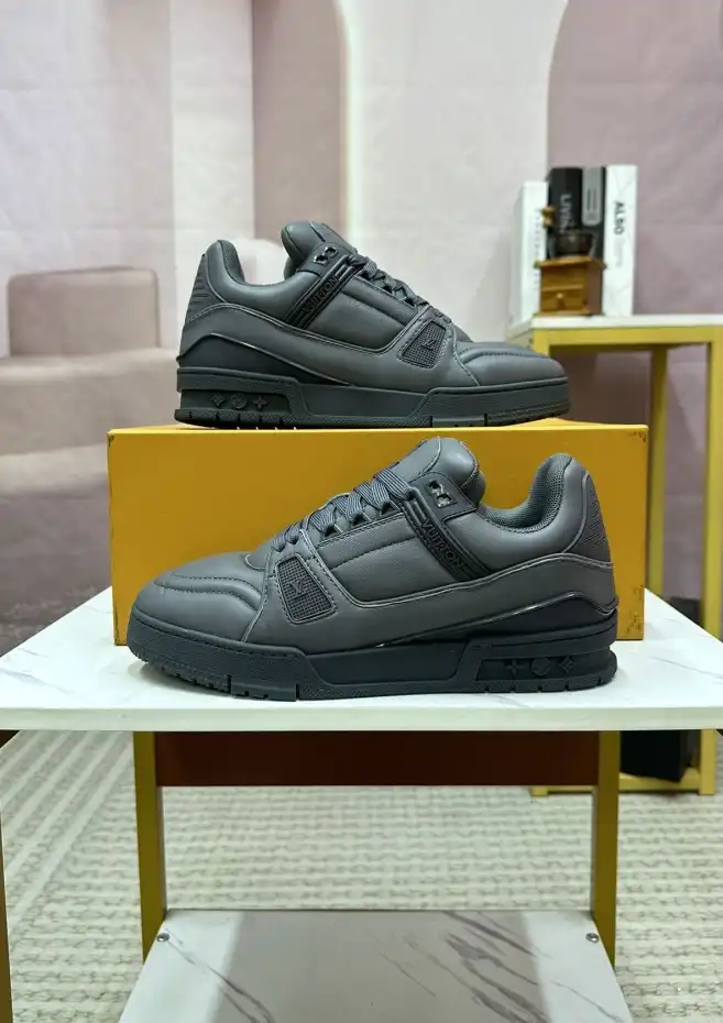 hype Louis Vuitton Sneakers