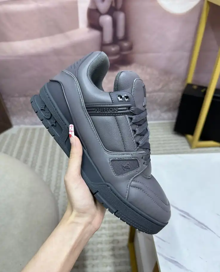 hype Louis Vuitton Sneakers