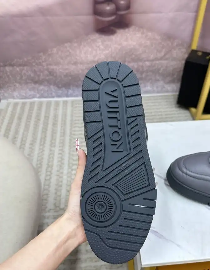 hype Louis Vuitton Sneakers