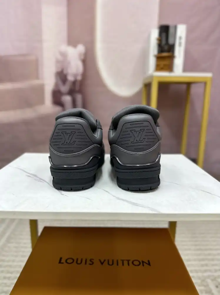 hype Louis Vuitton Sneakers