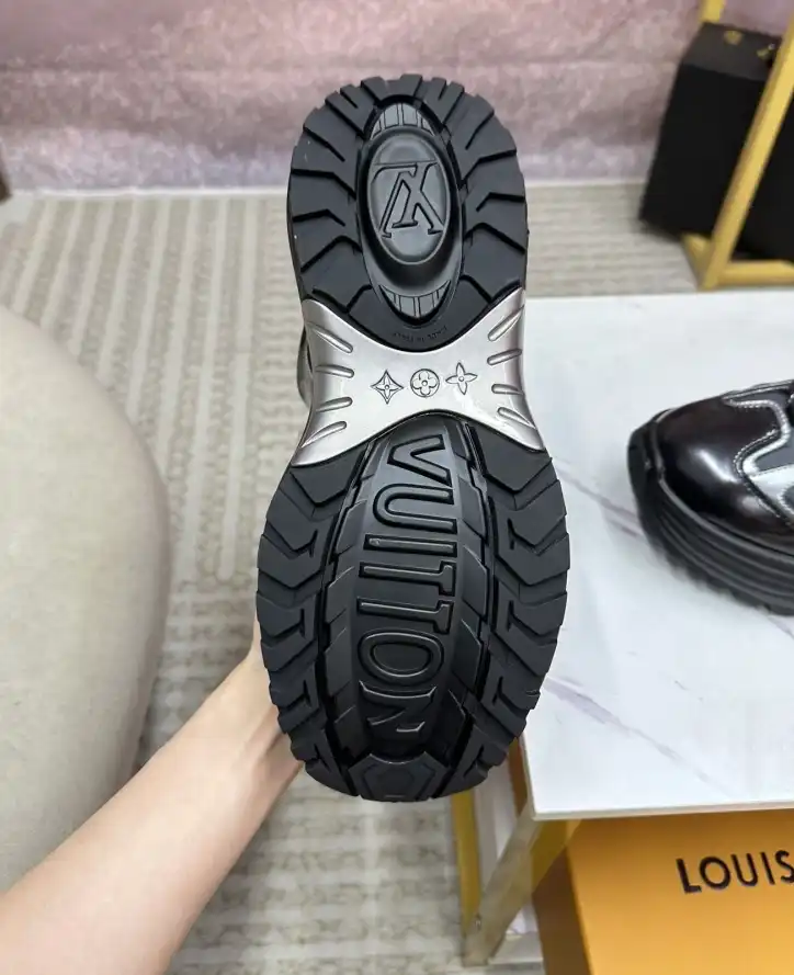 hype Louis Vuitton Sneakers