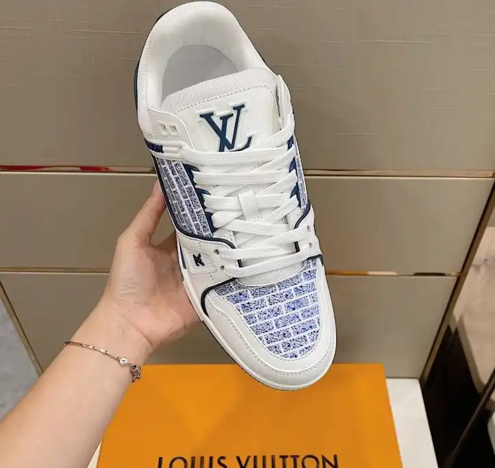 hype Louis Vuitton Sneakers