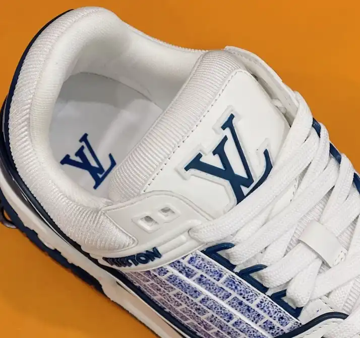 hype Louis Vuitton Sneakers