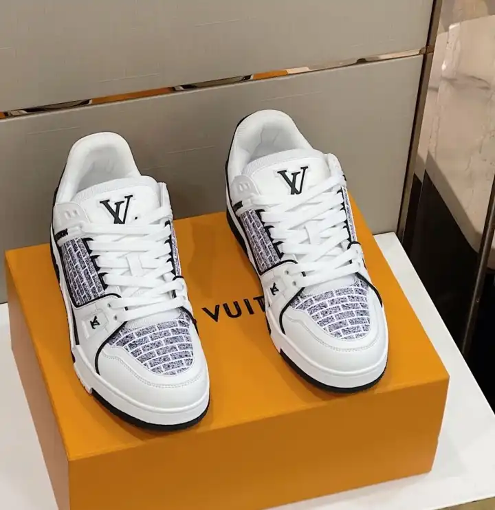 hype Louis Vuitton Sneakers