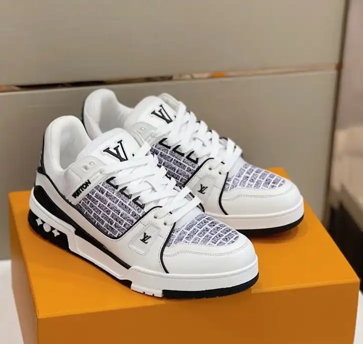 hype Louis Vuitton Sneakers