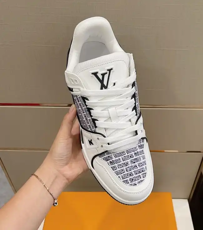 hype Louis Vuitton Sneakers