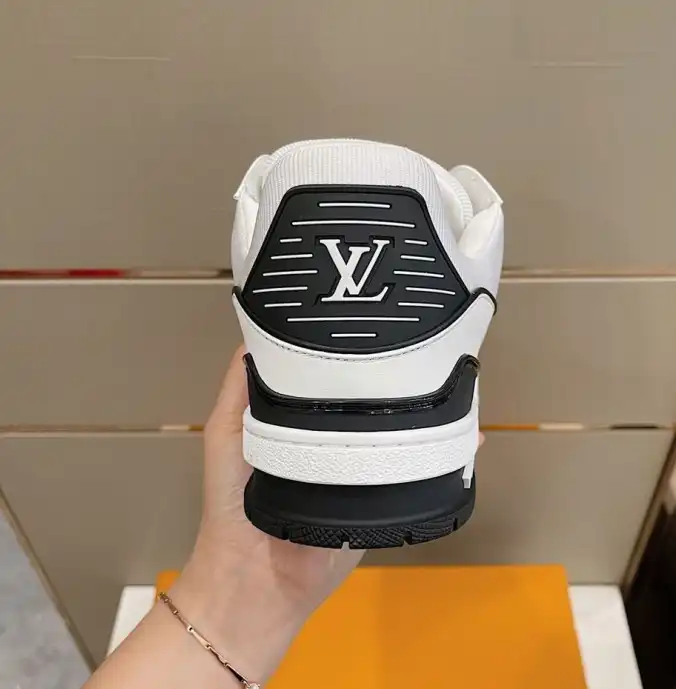 hype Louis Vuitton Sneakers