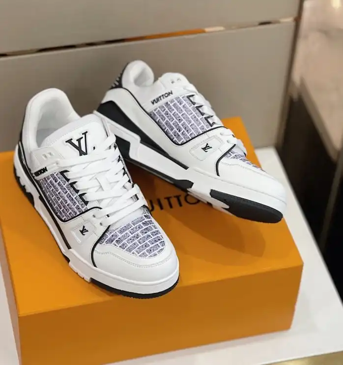 hype Louis Vuitton Sneakers