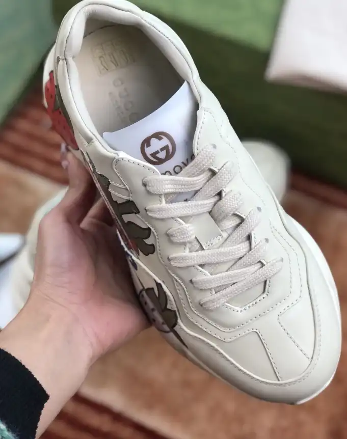 hype Gucci Sneakers