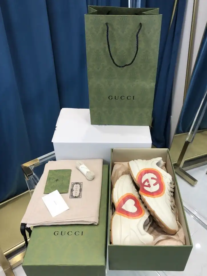 hype Gucci Sneakers