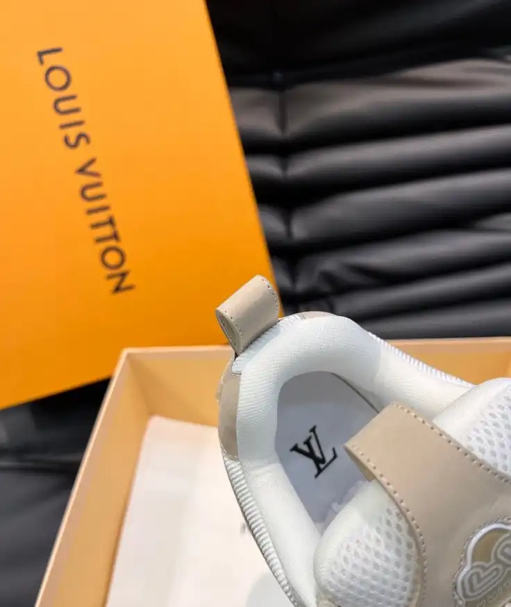 hype Louis Vuitton Sneakers