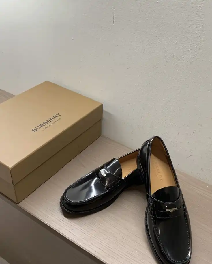 hype Burberry Leather Shoes