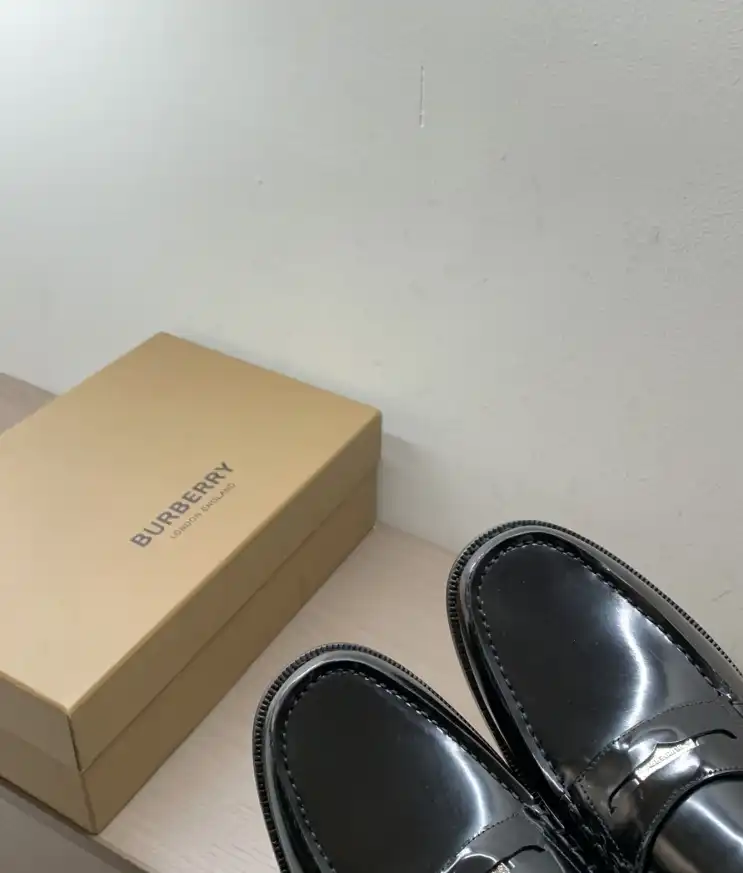 hype Burberry Leather Shoes