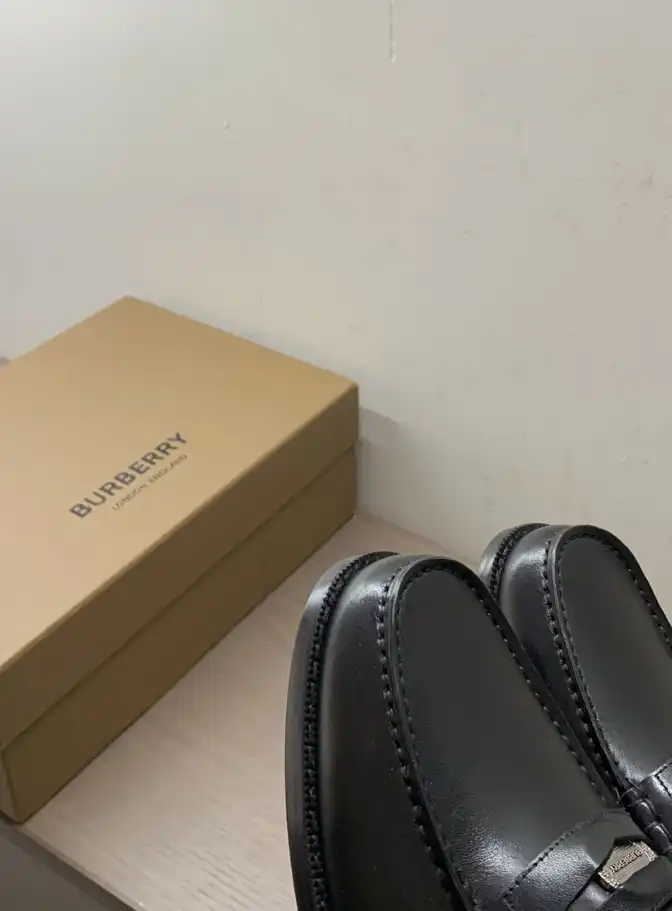 hype Burberry Leather Shoes