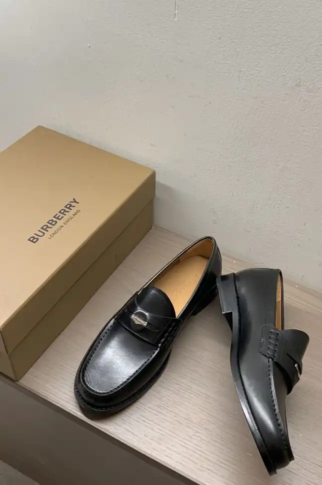 hype Burberry Leather Shoes