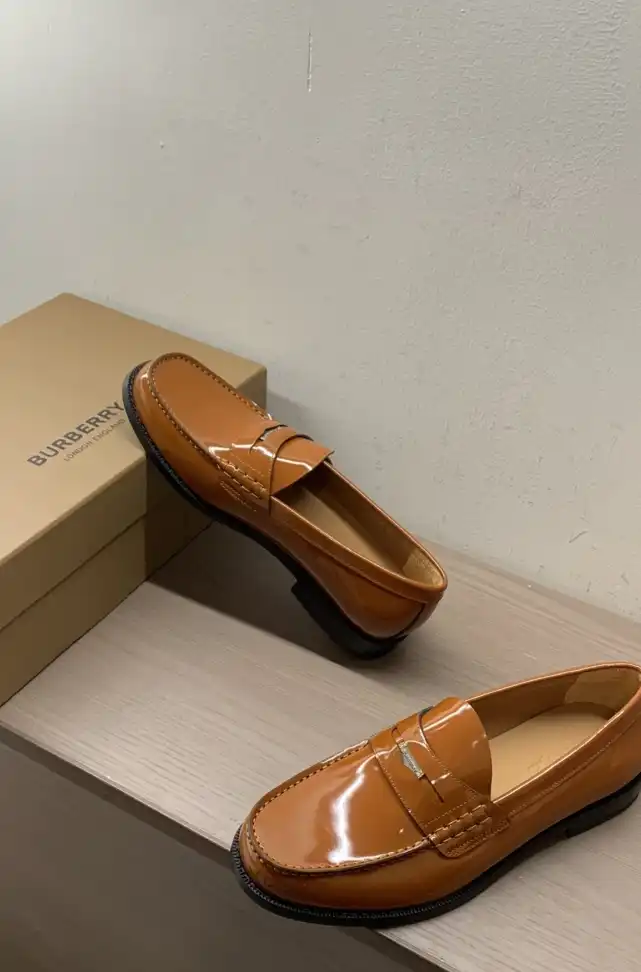 hype Burberry Leather Shoes