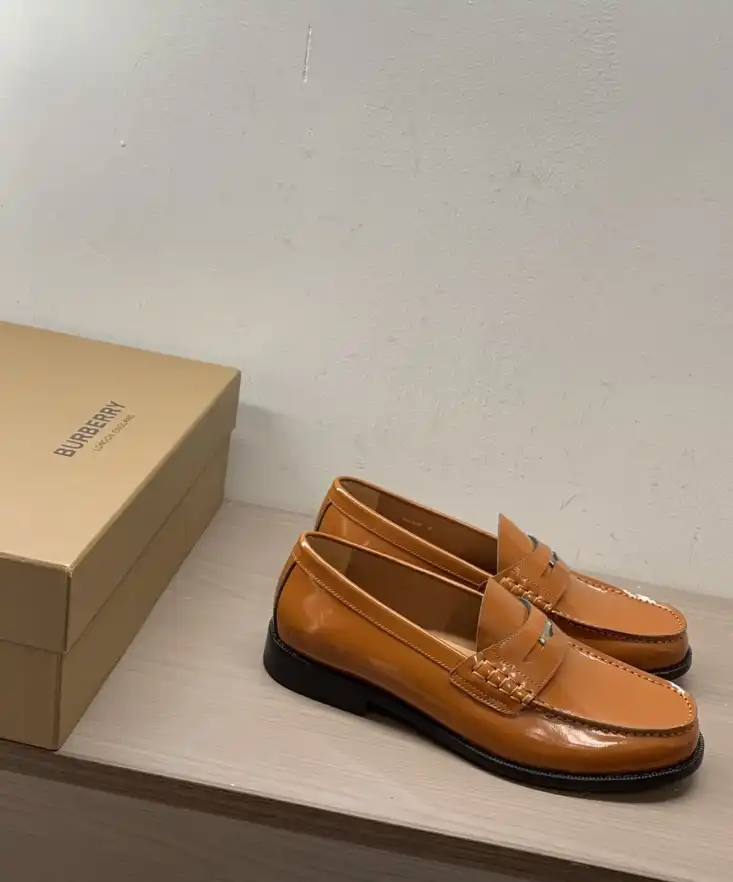 hype Burberry Leather Shoes