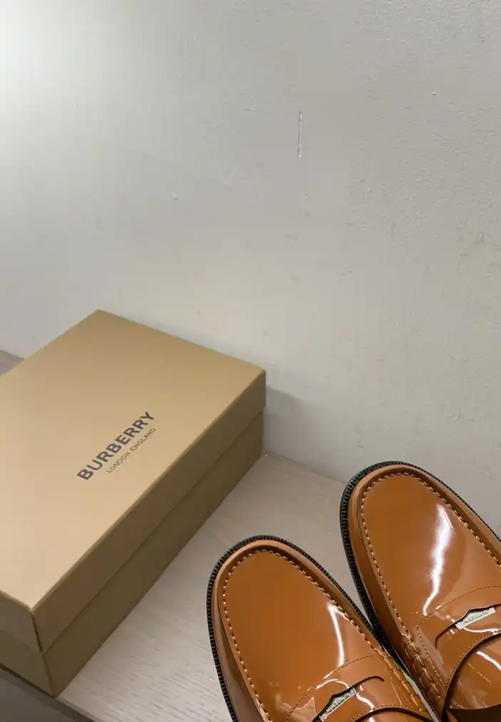 hype Burberry Leather Shoes