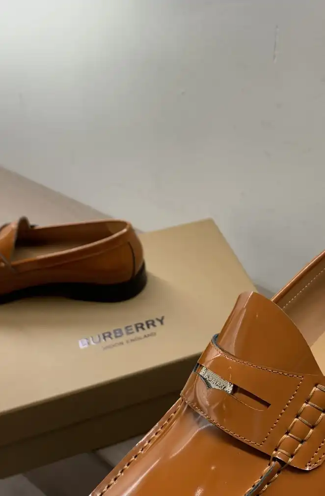 hype Burberry Leather Shoes