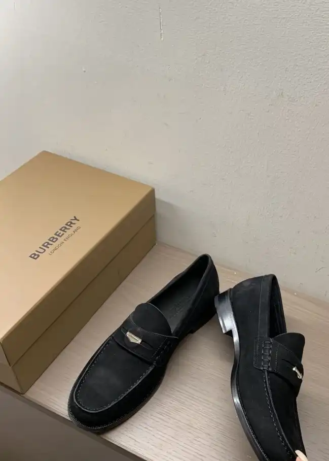 hype Burberry Leather Shoes